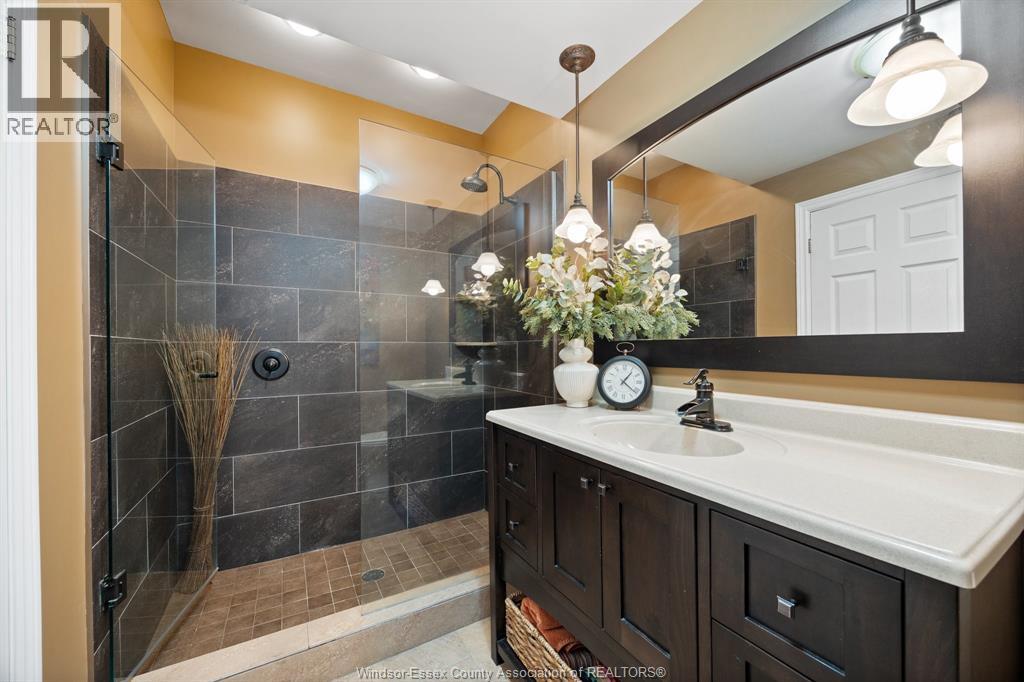 35 WHELAN DRIVE - Image 24