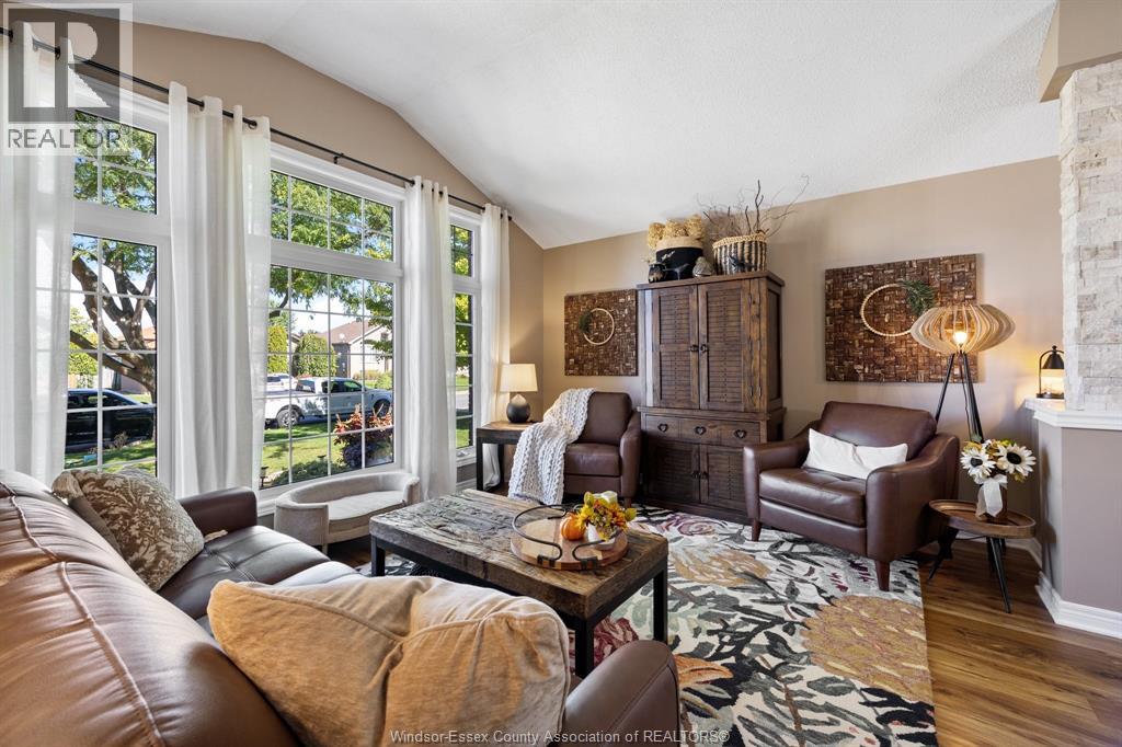 35 WHELAN Drive, Amherstburg, Ontario, N9V4A4, Amherstburg, Ontario — photo 4 of 5