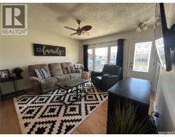 Kitchen - 1613 Dieppe Crescent, Estevan, SK S4A1W8 Photo 10
