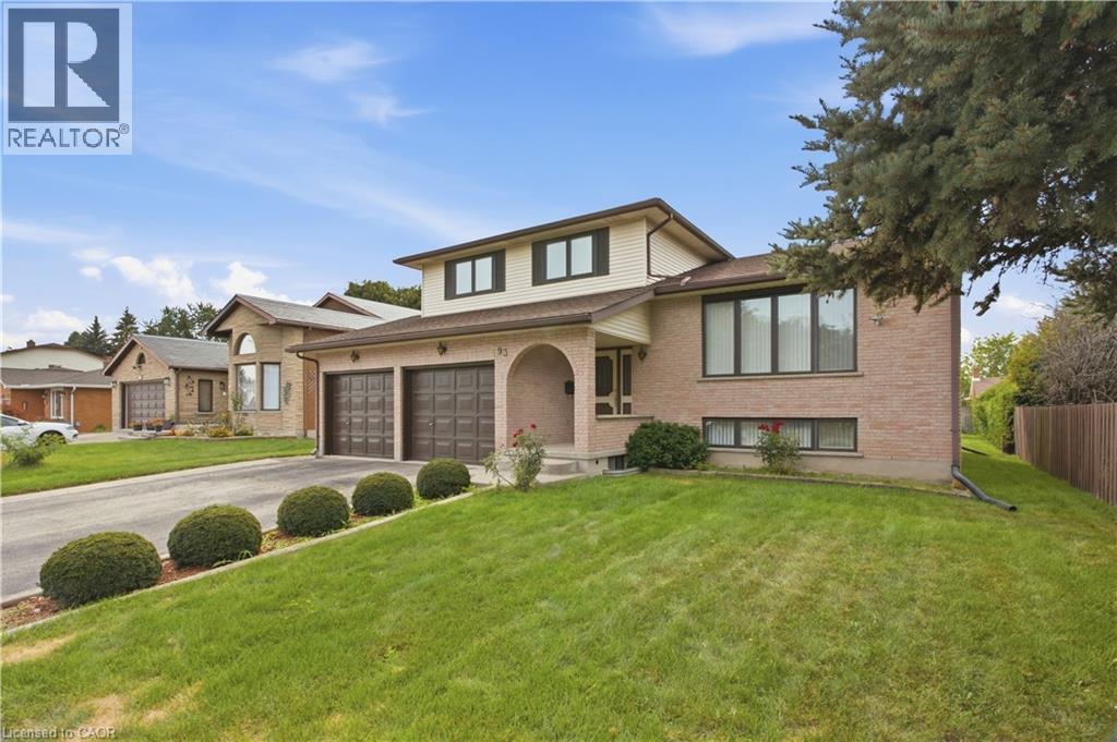 93 OLD CHICOPEE Drive, Kitchener — photo 2