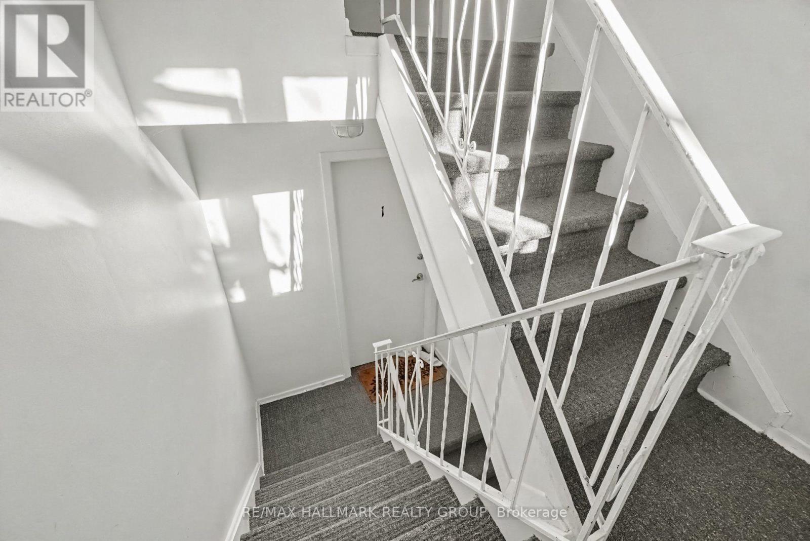 657 GOLDEN AVENUE - 21
