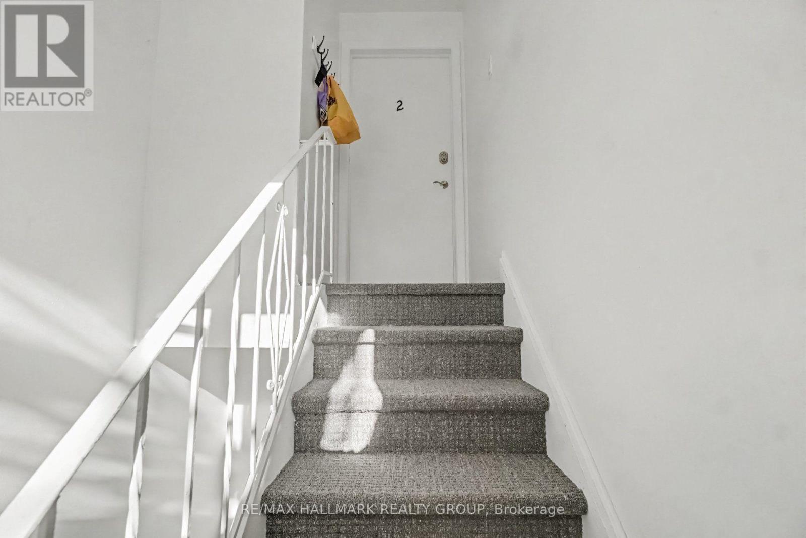 657 GOLDEN AVENUE - 23
