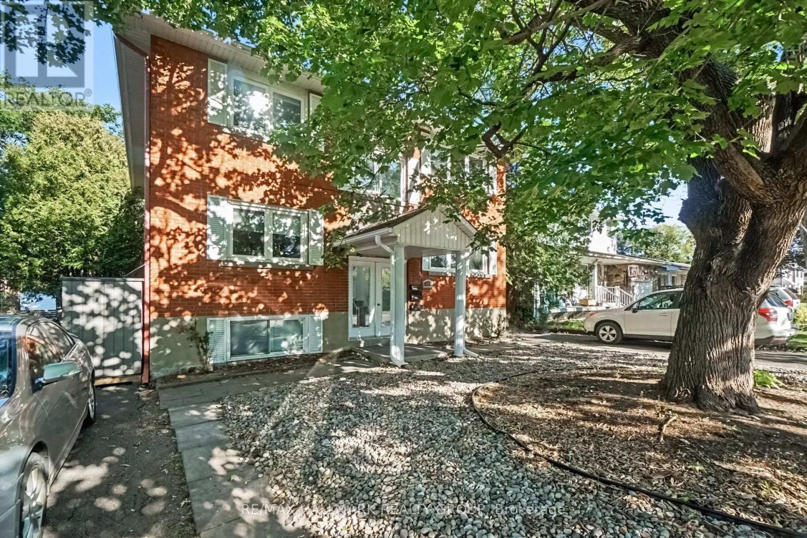 657 GOLDEN AVENUE - 3