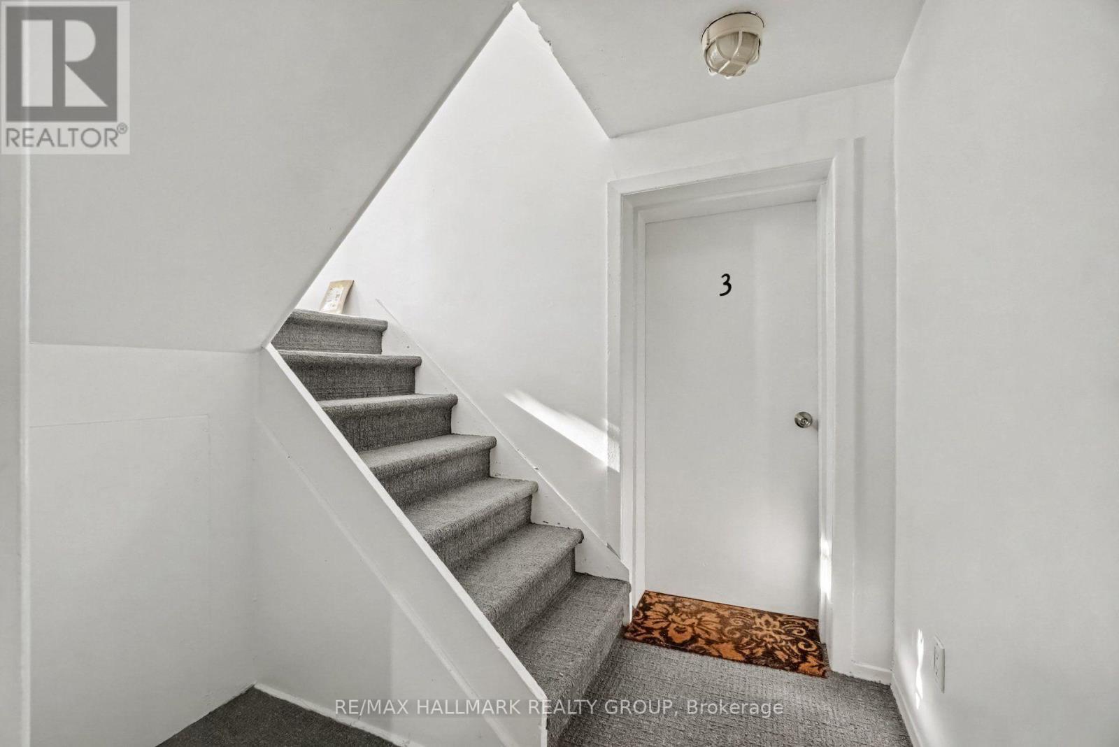 657 GOLDEN AVENUE - 30