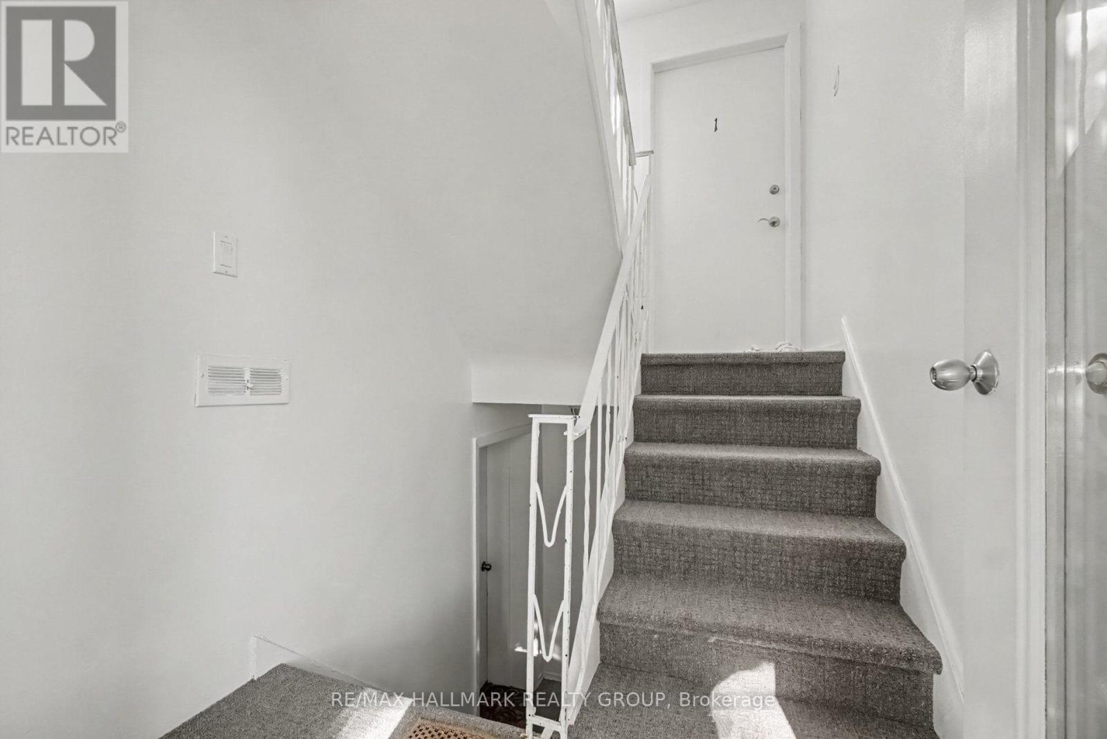 657 GOLDEN AVENUE - 4