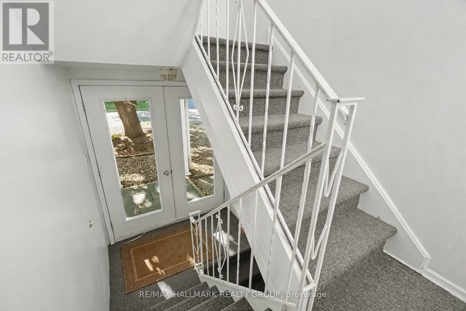 657 GOLDEN AVENUE - 5