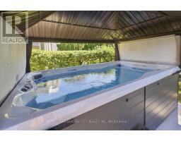 98 Village Road, St  Catharines, ON L2T3C1 Photo 32