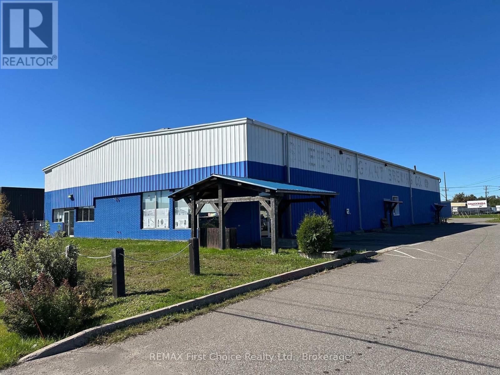 Property for lease at 712 MACDONELL STREET N