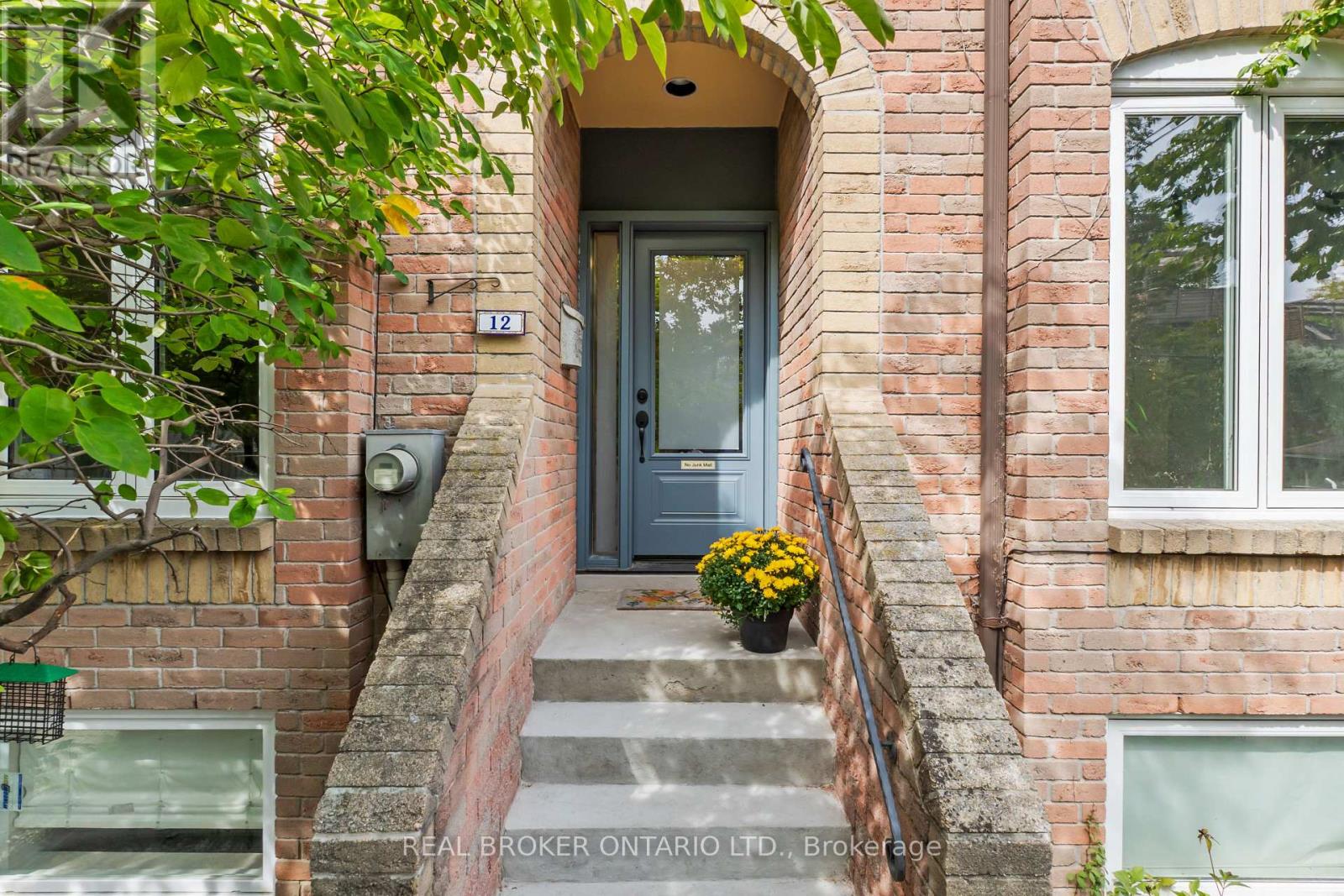 12 ST. JAMES COURT - 1