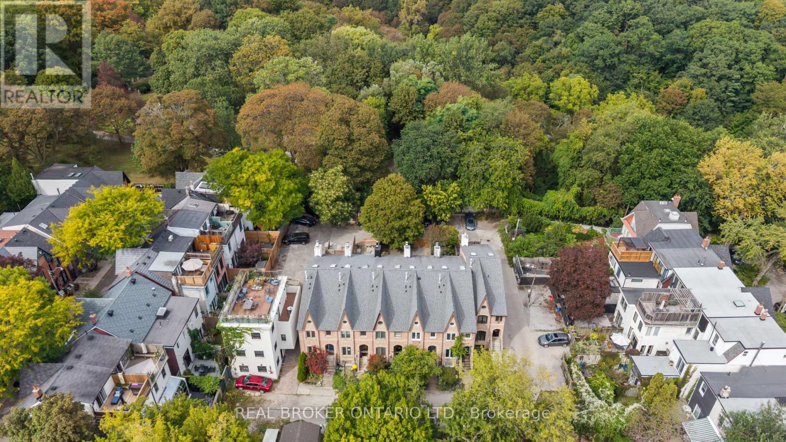 12 ST. JAMES COURT - 12