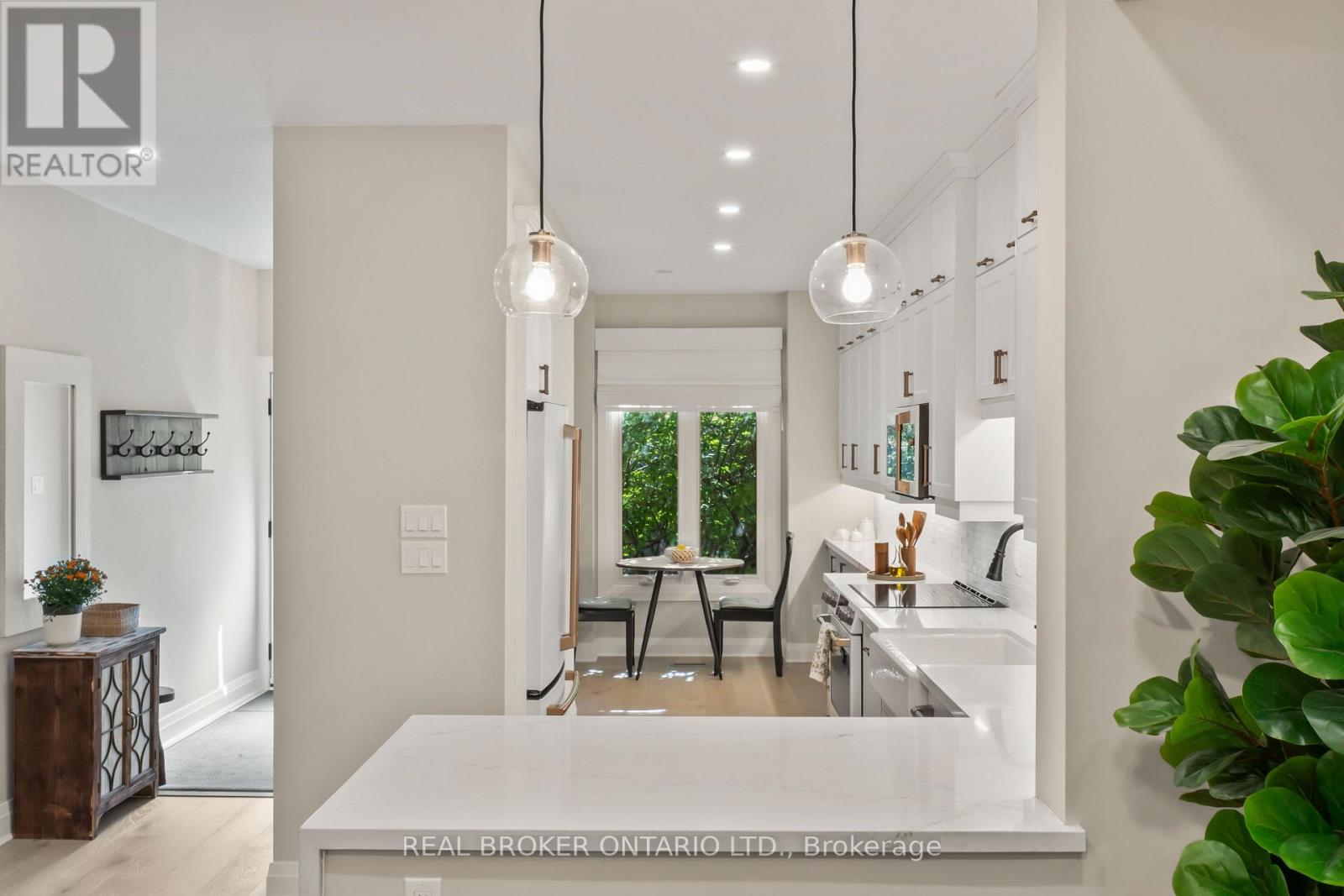 12 ST. JAMES COURT - 17