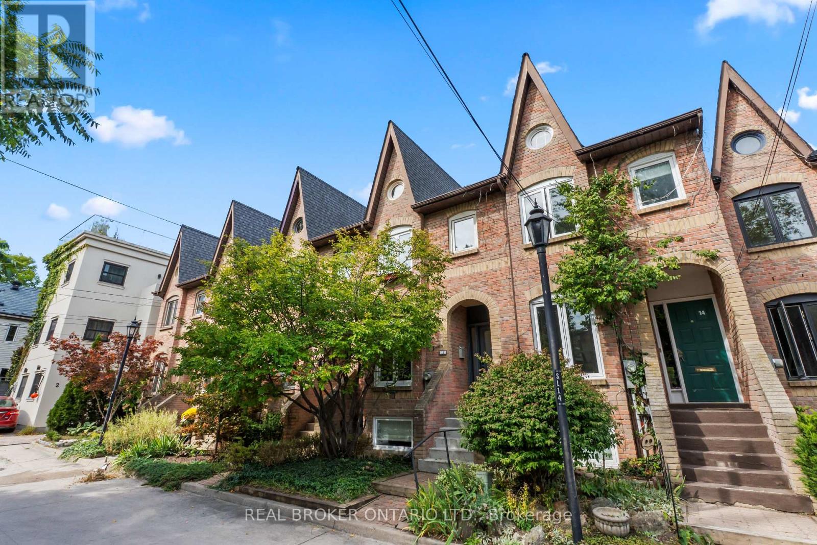 12 ST. JAMES COURT - 2