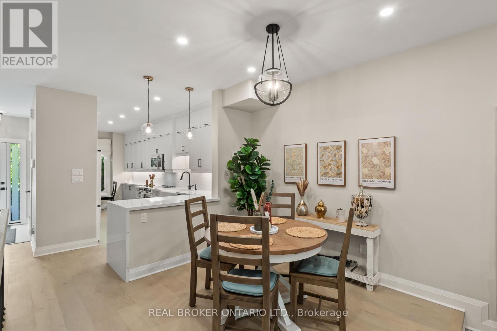 12 ST. JAMES COURT - 22