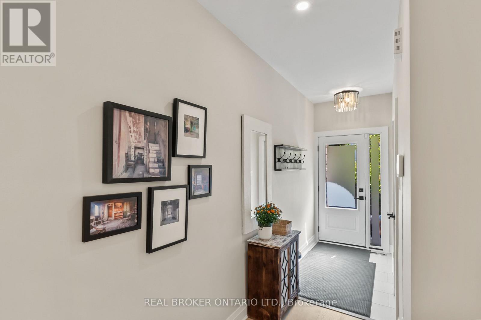 12 ST. JAMES COURT - 3