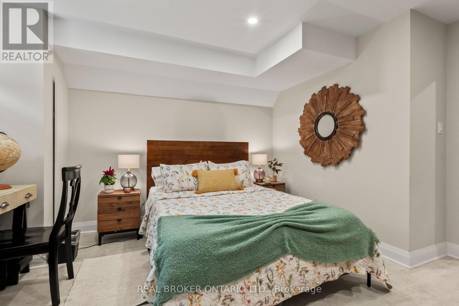 12 ST. JAMES COURT - 42