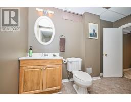 28 Dixon Crescent, Welland, ON L3C6P4 Photo 19