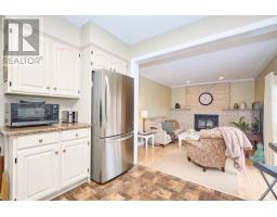 28 Dixon Crescent, Welland, ON L3C6P4 Photo 6