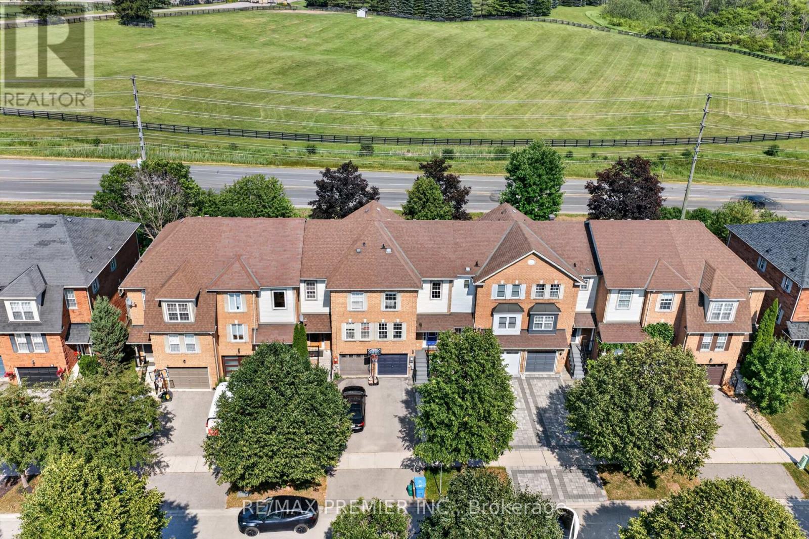 47 Milloy Place, Aurora (Aurora Grove), Ontario, L4G7L2, Aurora (Aurora Grove), Ontario — photo 2 of 5