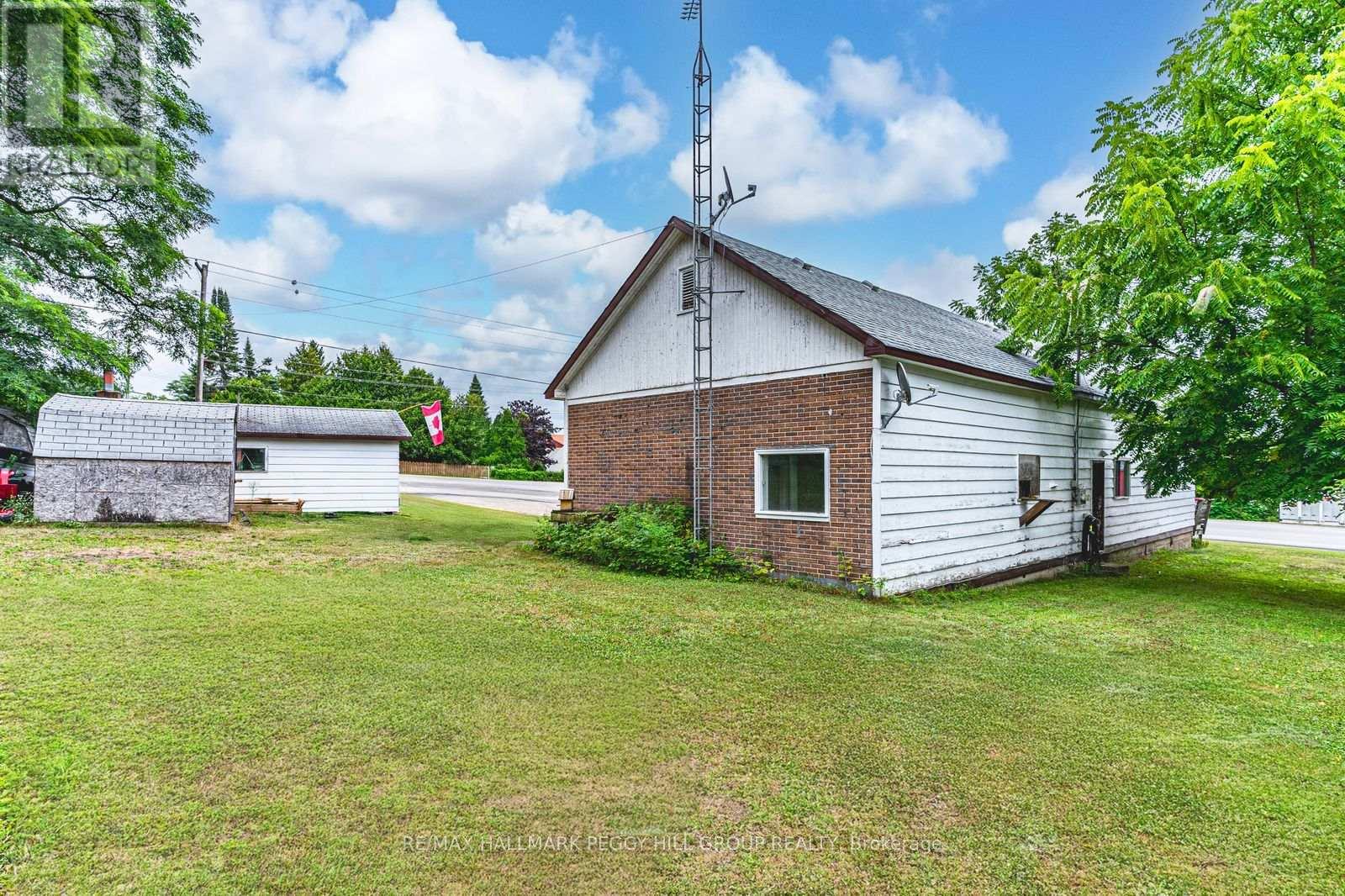 332 CHAMPLAIN ROAD - 14