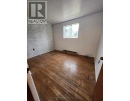 Living room - 332 Champlain Road, Penetanguishene, ON L9M1S4 Photo 9