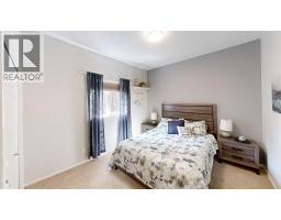 64 Riverwood Manor W - photo 12