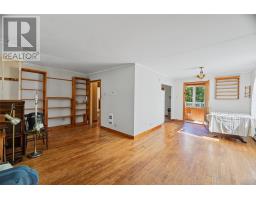 32 Warfords Road thumbnail 32
