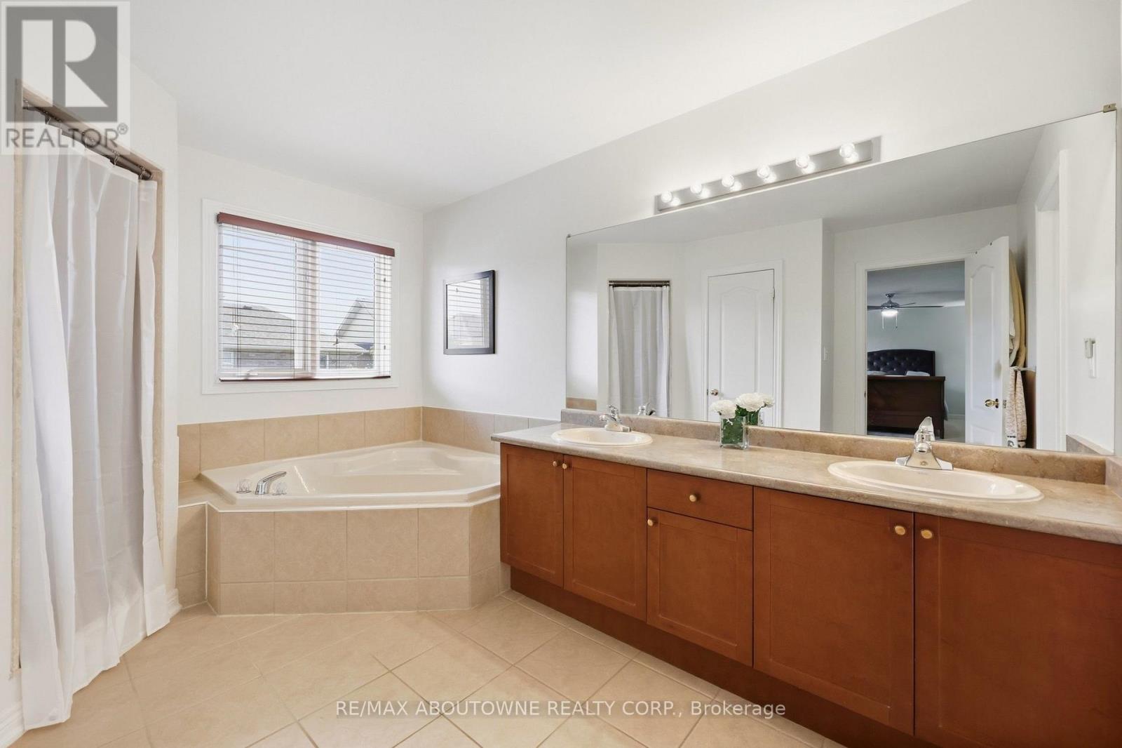 1094 GORHAM WAY - Image 31