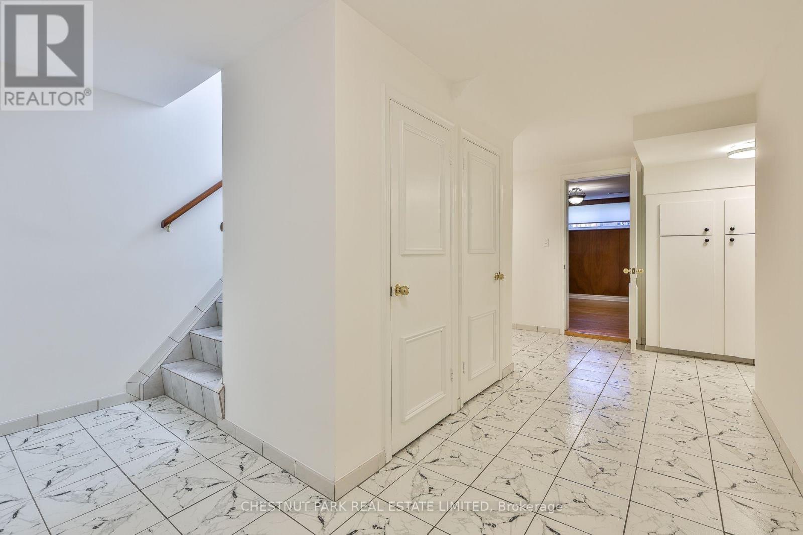 28 CHARRINGTON CRESCENT - 21