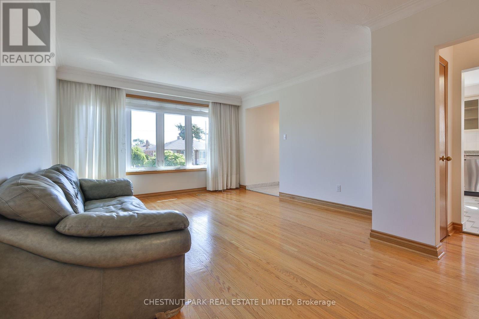 28 CHARRINGTON CRESCENT - Image 28