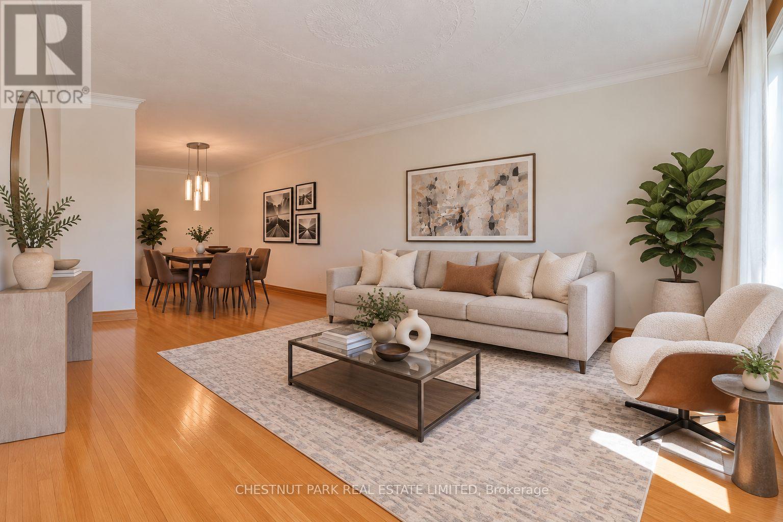 28 CHARRINGTON CRESCENT - 4