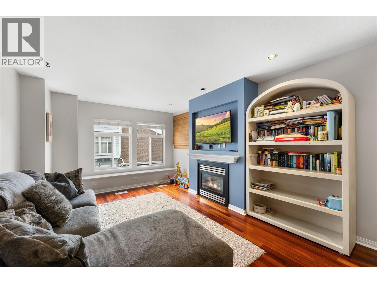 26 1853 Parkview Crescent, Kelowna