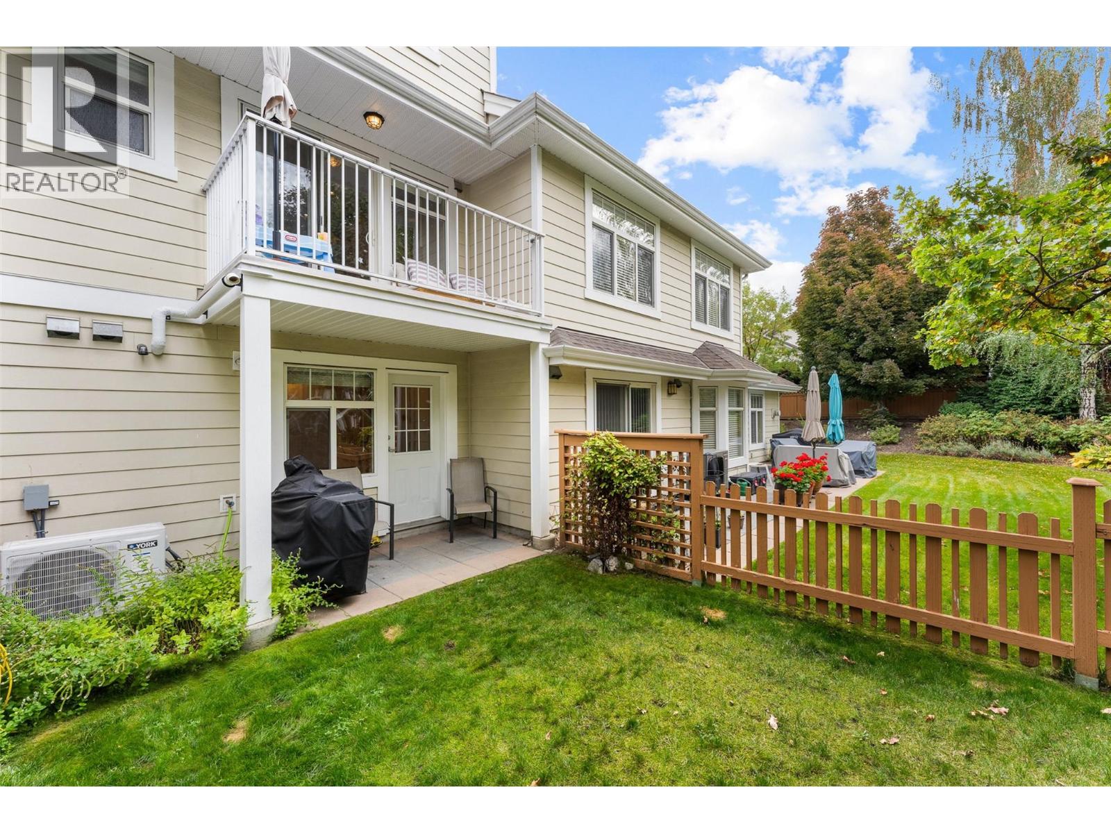 26 1853 Parkview Crescent, Kelowna