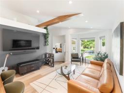 139 William Gibson Bay, Winnipeg, MB R2C5L8 Photo 10
