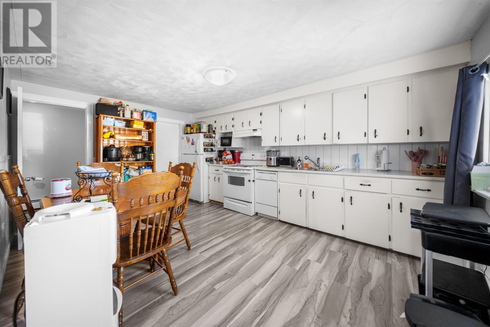 38 Broadway Street - 11