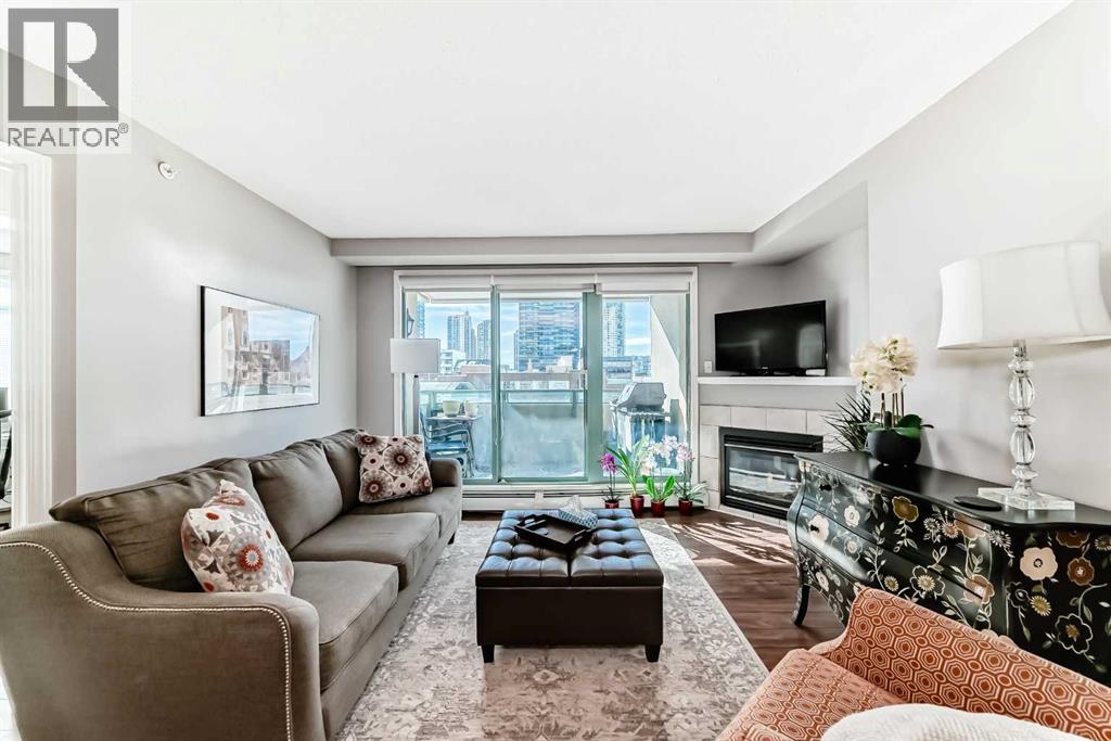 Living Room w Fireplace!
