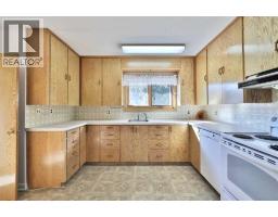 5615 51 Avenue, Camrose, AB T4V0W3 Photo 10