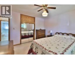 5615 51 Avenue, Camrose, AB T4V0W3 Photo 18