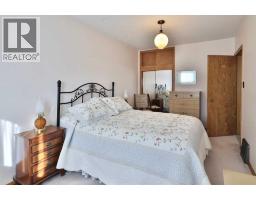 5615 51 Avenue, Camrose, AB T4V0W3 Photo 21