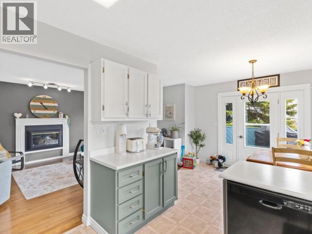 40 OAK STREET - Image 11