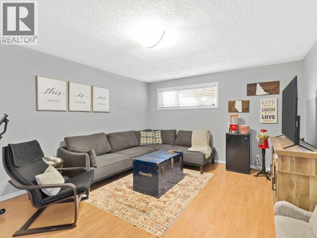 40 OAK STREET - Image 15