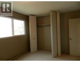 #, 9802 98 Avenue, Peace River, AB T8S1J4 Photo 10