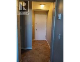 #, 9802 98 Avenue, Peace River, AB T8S1J4 Photo 11