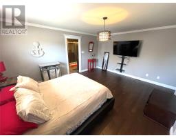 8 Ivanys Road thumbnail 33