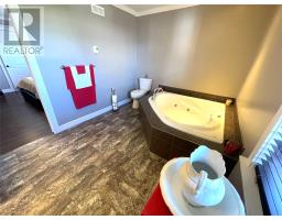 8 Ivanys Road thumbnail 35