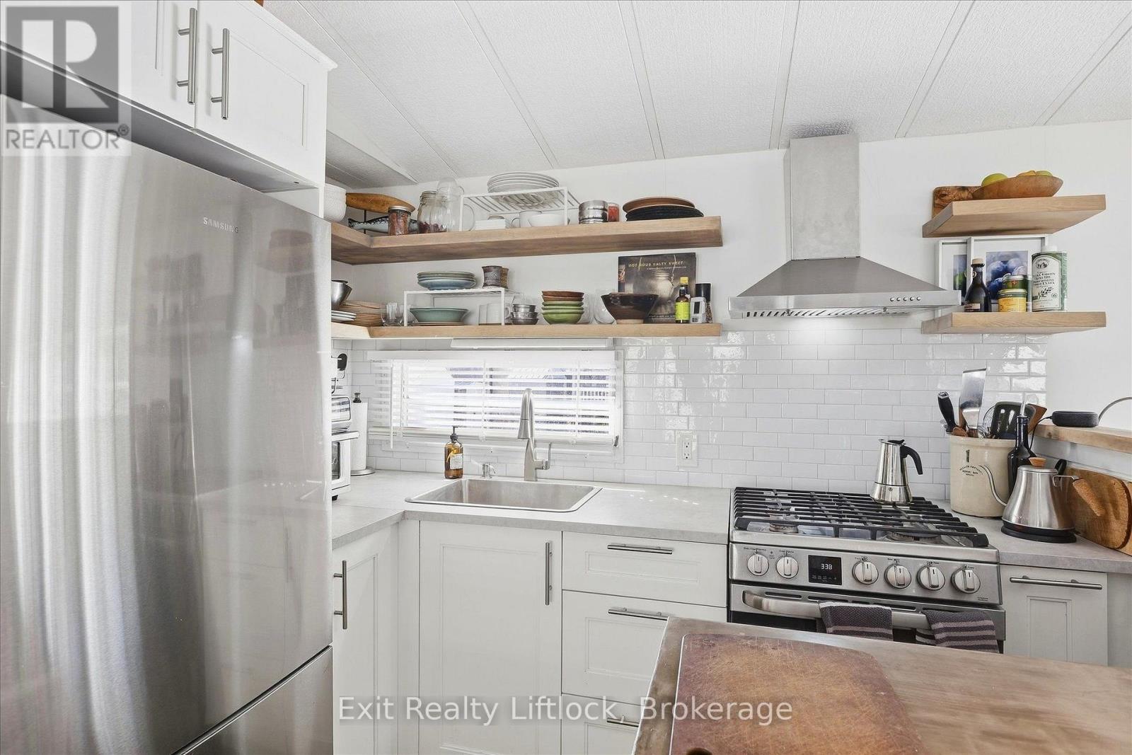 (166 WHISPERING PINES) - 2560 WESTVIEW ROAD - 11