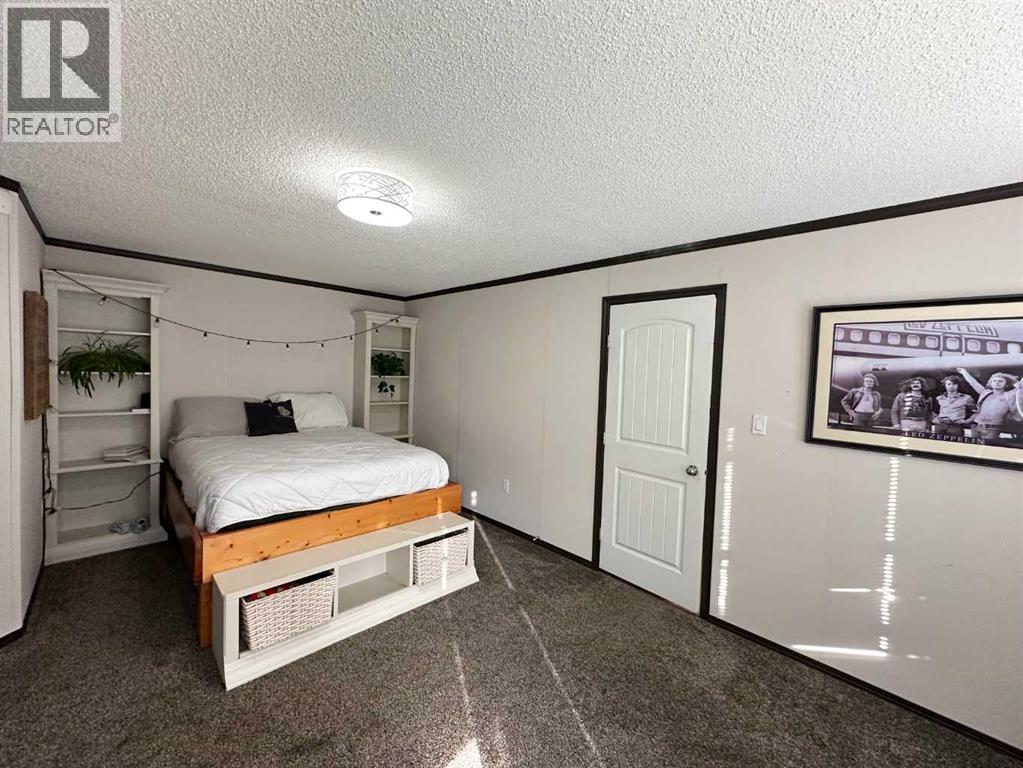 5007 44 Avenue - 13