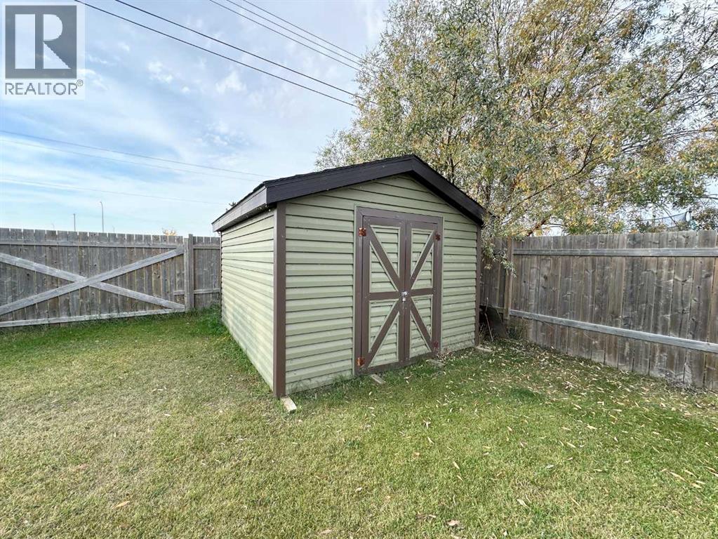 5007 44 Avenue - 25
