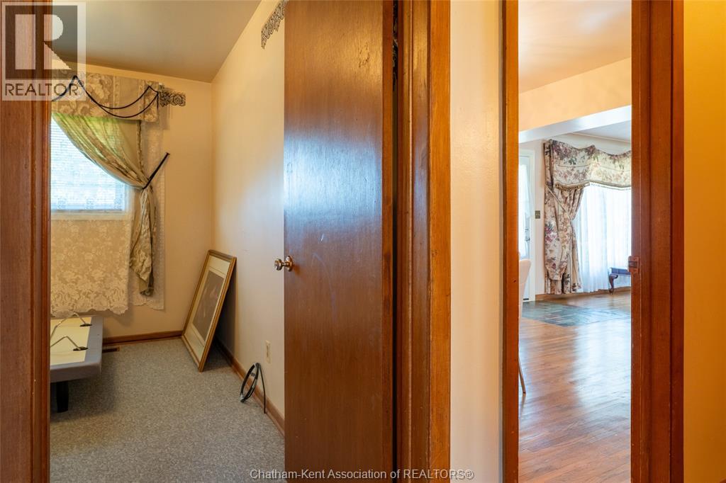 16 ARTHUR DRIVE - 18