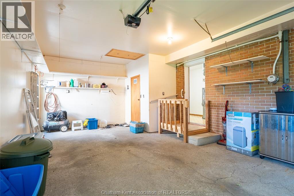 16 ARTHUR DRIVE - 30