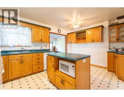 Kitchen - 16 Arthur Drive, Chatham, ON N7M3Y4 Photo 11